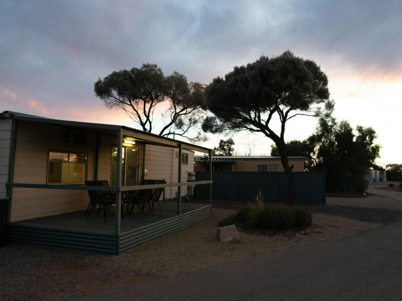 ATDW Discovery Parks Roxby Downs.jpeg Cabin