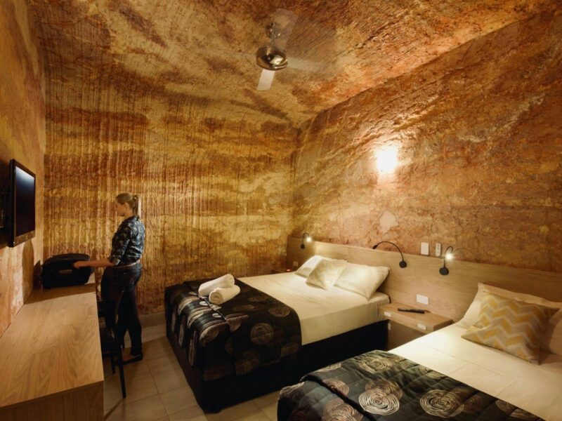 Lookout Cave Underground Motel